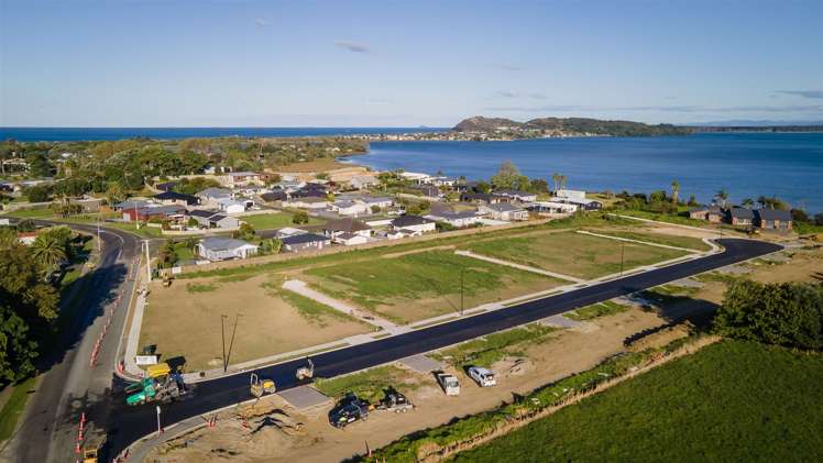 87 Athenree Road Athenree_1