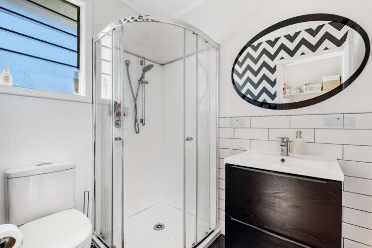 2/71 Emmett Street Greerton_5