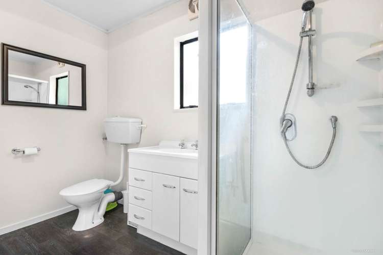 1/2 Hughes Terrace Te Atatu Peninsula_10