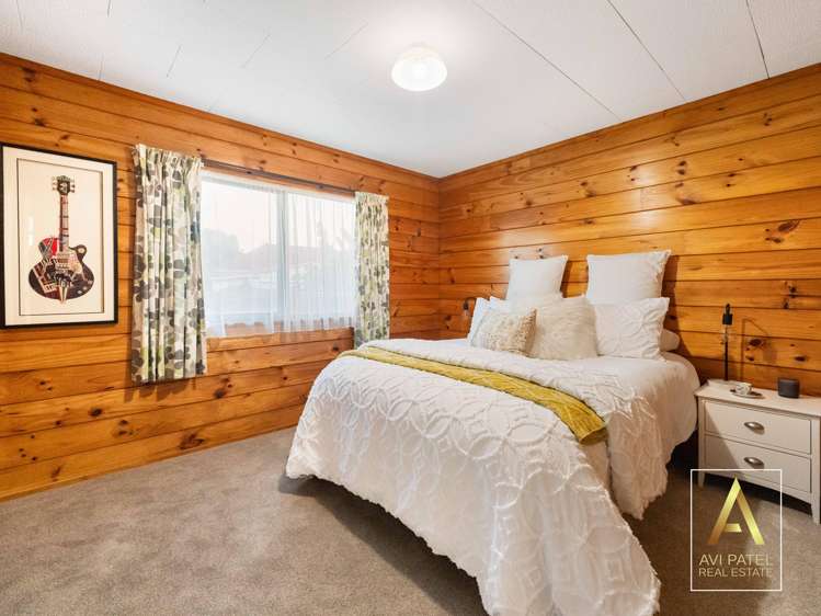 1/9 Te Kanawa Crescent Henderson_23