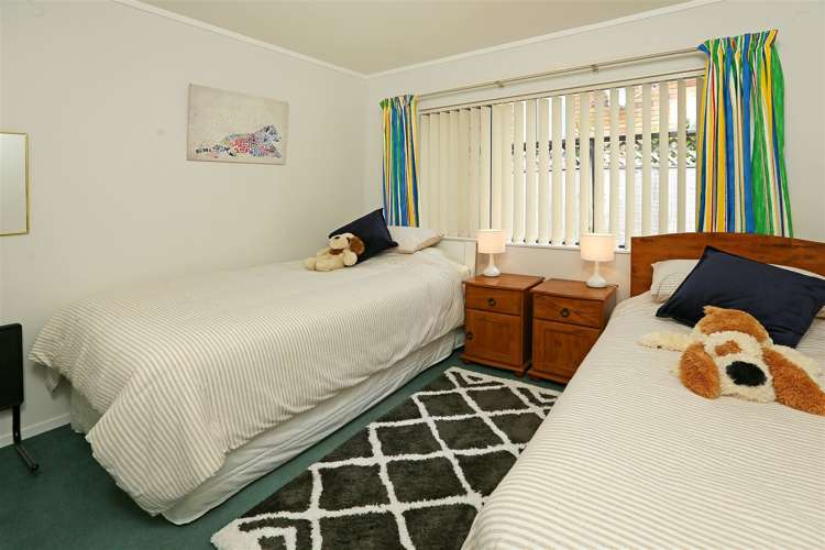 16 Basra Drive Henderson_19