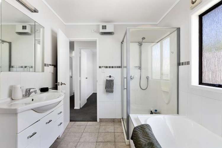 20 Sandiacre Way Browns Bay_16