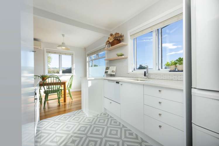 64B Awaroa Road Sunnyvale_1