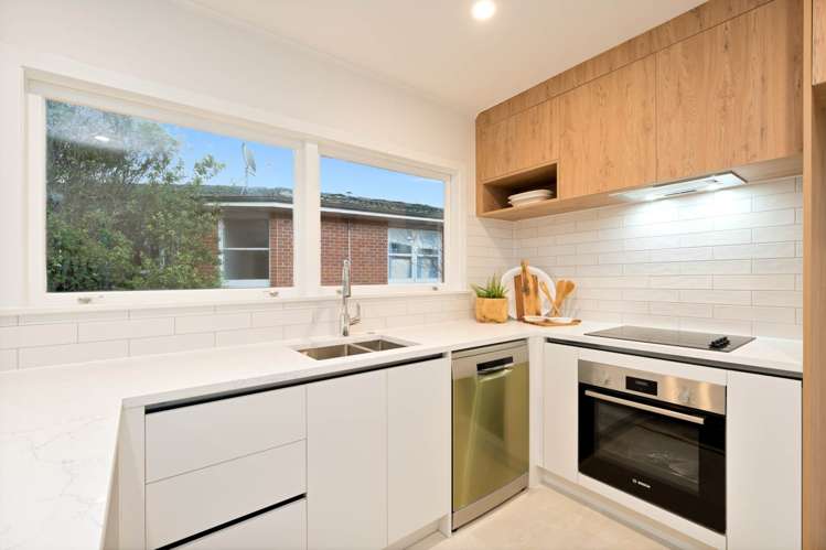 96 Pupuke Road Hillcrest_11