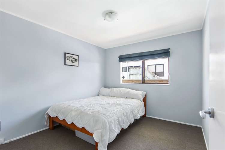 2/93 Athena Drive Totara Vale_7