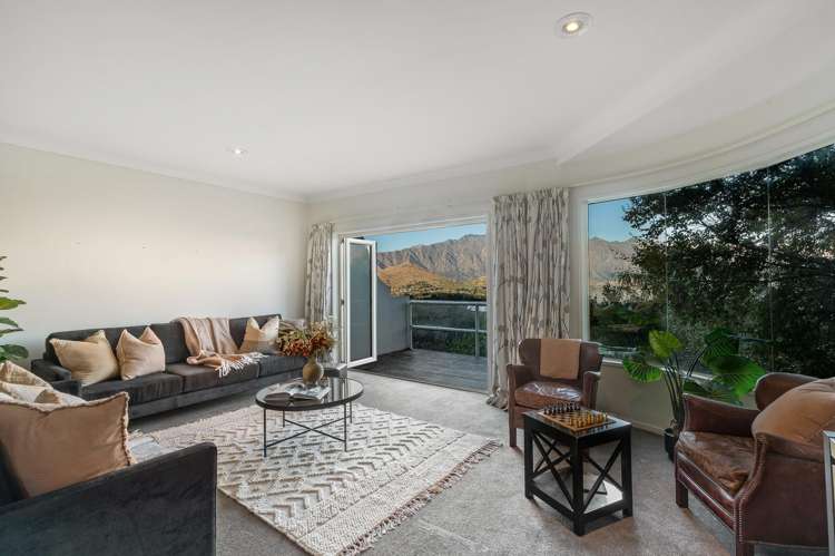 19b Wynyard Crescent Fernhill/Sunshine Bay_3