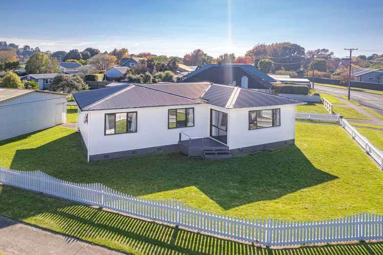 24 Selwyn Crescent College Estate_21