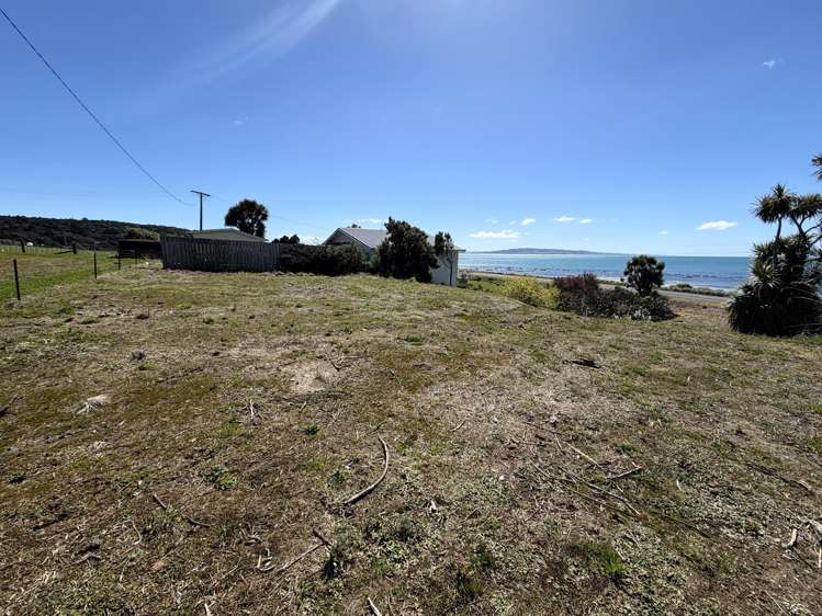 24 The Nuggets Road Kaka Point_5