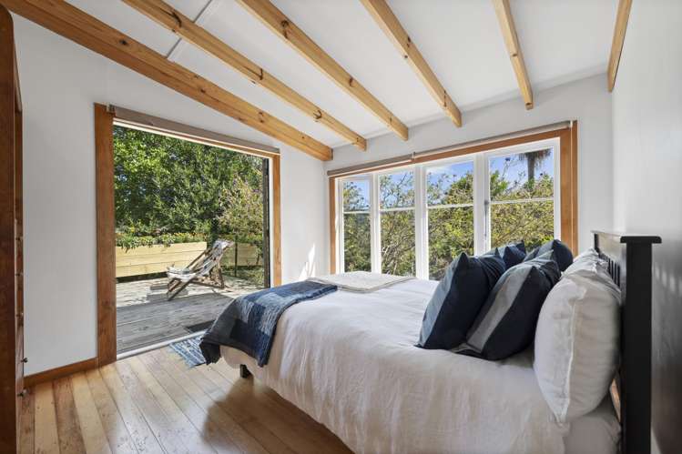 33d Landing Road Titirangi_14