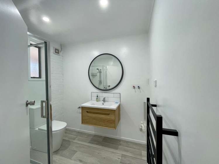 16 Kay Drive Blockhouse Bay_24