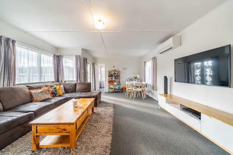 2 Davis Grove Wainuiomata_2