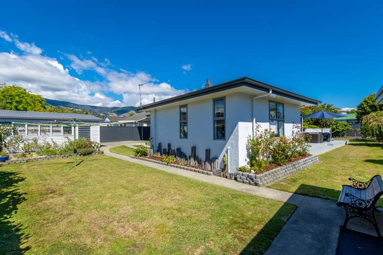 8 Neale Avenue Stoke_15