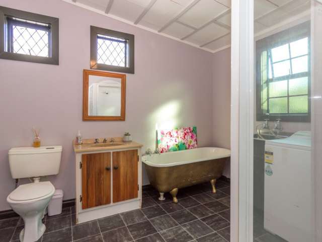 19 Wellesbourne Street Palmerston North Central_1