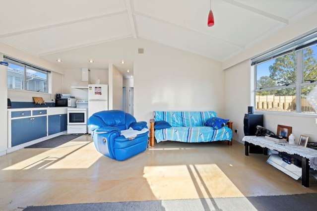 1/36 Sylvan Crescent Te Atatu South_4