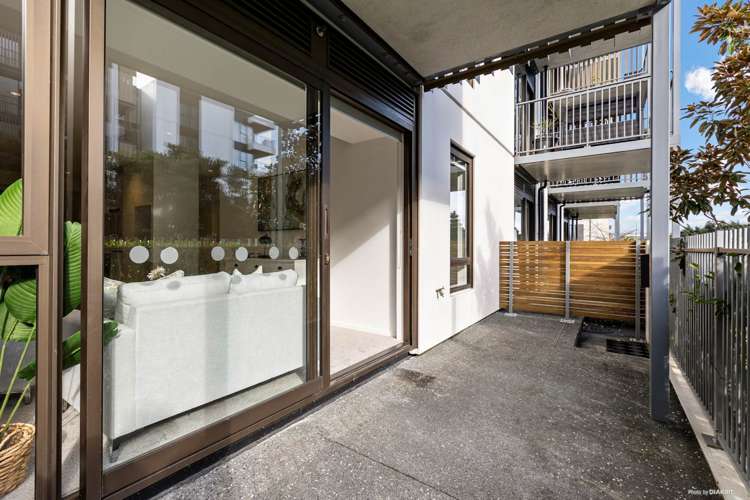 04/4g Bluegrey Avenue Stonefields_10