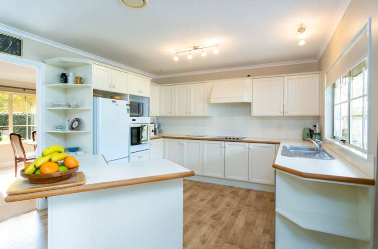 45 The Oaks Drive Leamington_6