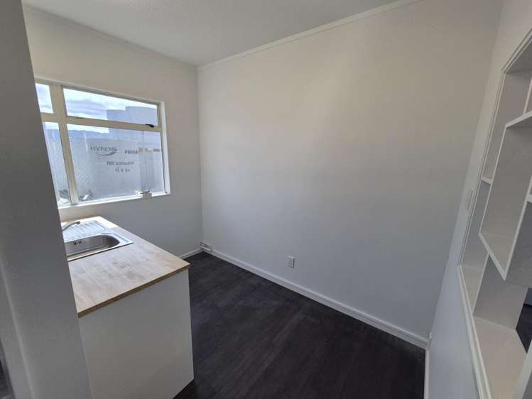 Unit 2, 9  Arko Place Paraparaumu_5