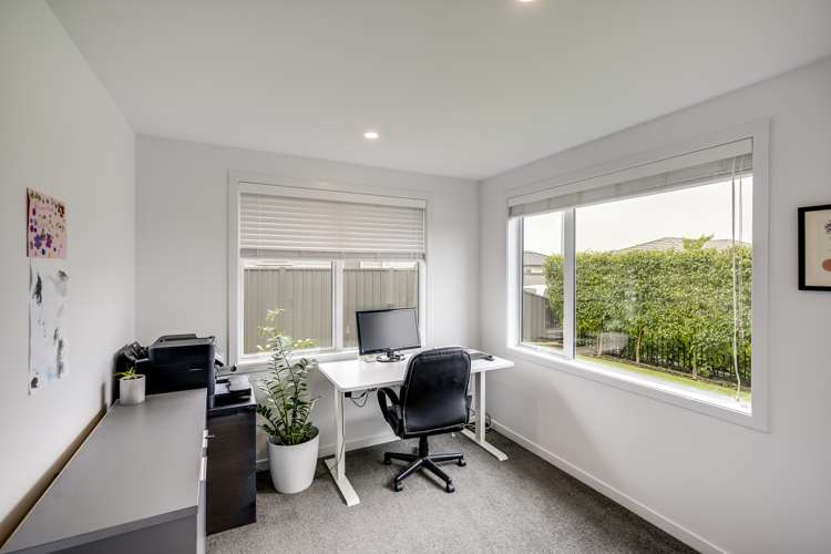 6 Meech Way Frimley_7