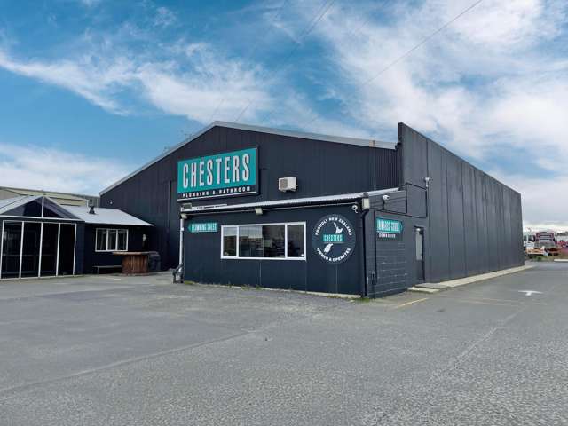 Versatile Industrial Premises and Yard