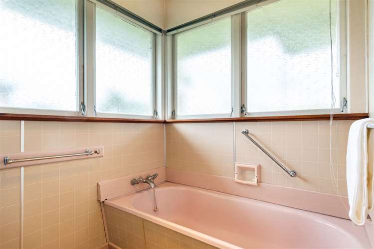 84 Royal View Road Te Atatu South_25