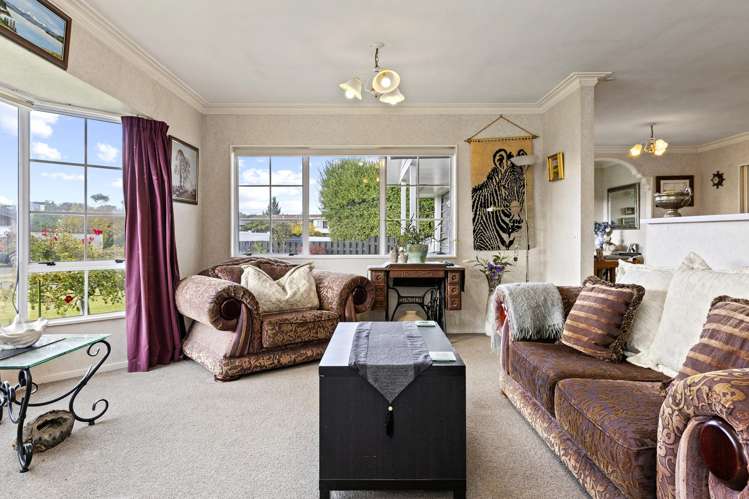 2/27 Arama Street_2