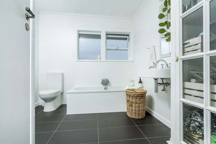 1/15 Alamein Avenue Belmont_5