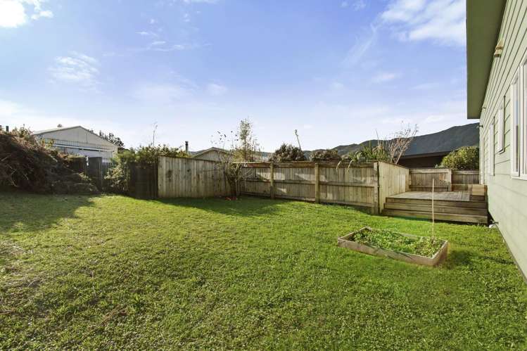 8 Hastings Grove Wainuiomata_18