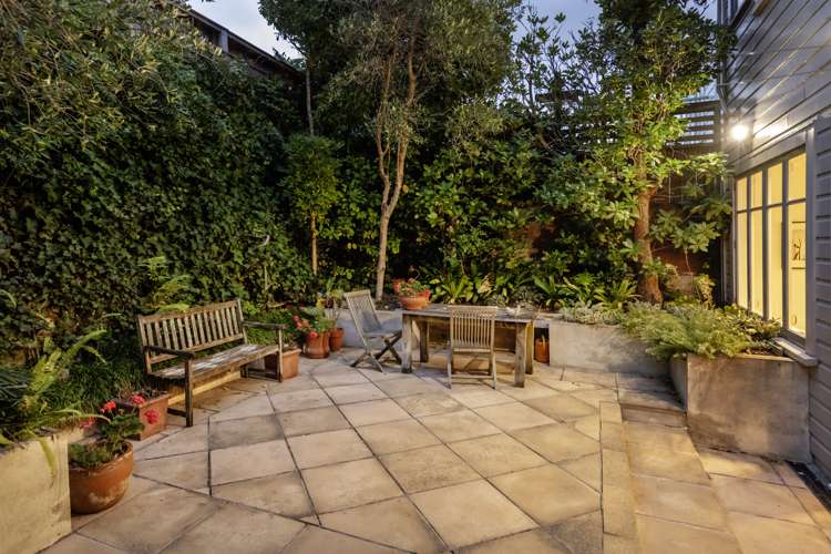 69 Austin Street Mount Victoria_16