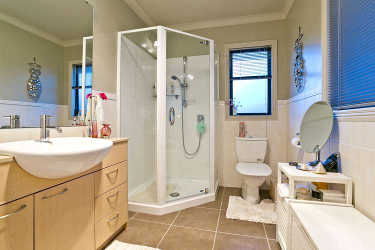 2 Archer Rayner Place Greenhithe_15