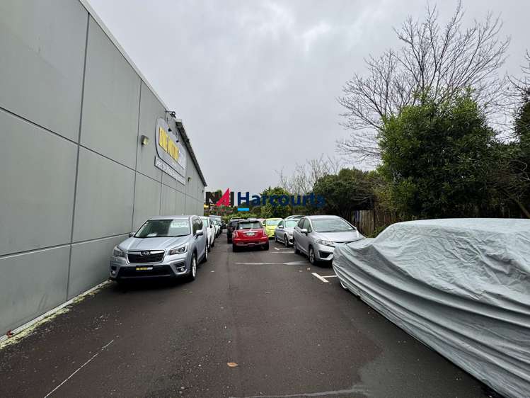 E/11 Link Drive Wairau Valley_11