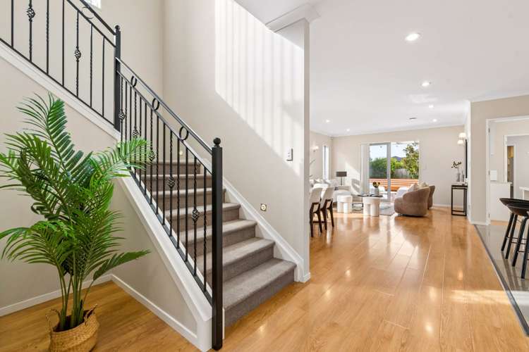 4 Sunglade Grove Flat Bush_7
