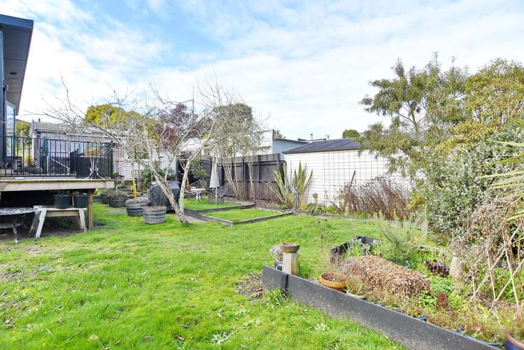 43 Batten Grove The Pines Beach_24