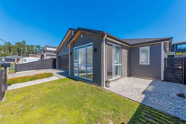 5 Ropere Street Kumeu_1