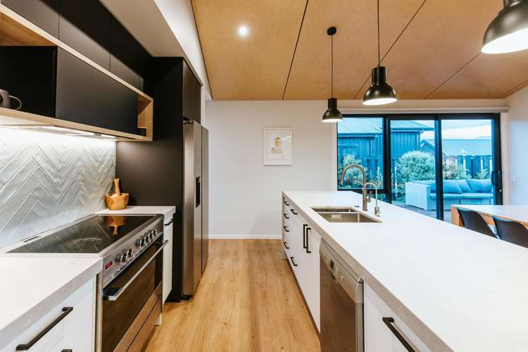 8 Linnburn Road Wanaka_9