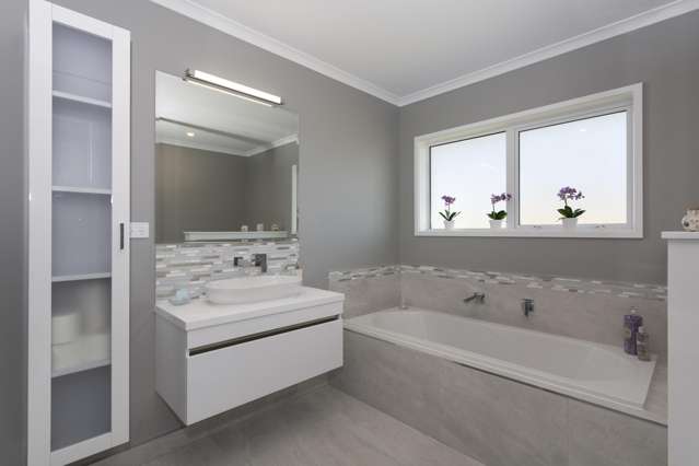 52 Whakahaumako Road Leamington_4
