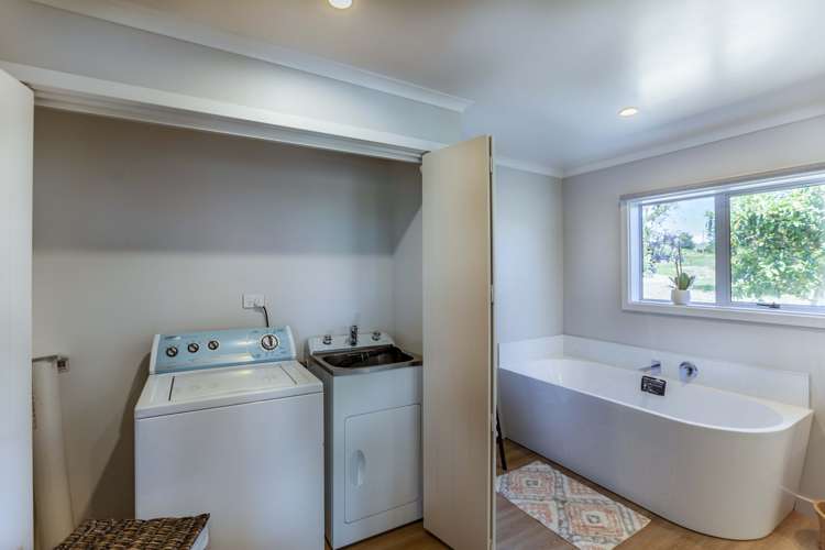 302 White Road Waipawa_12