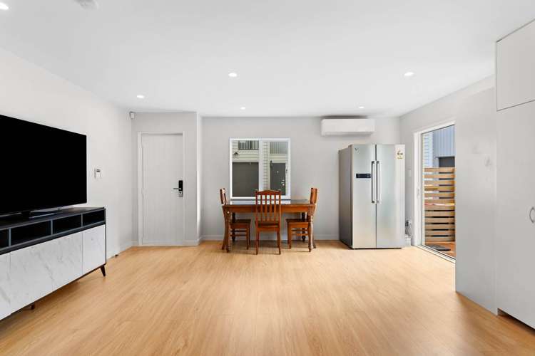 8 Seaside Place Pakuranga_1