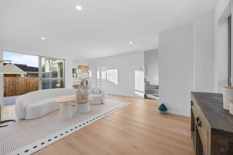 2/8 Rathgar Road Henderson_4