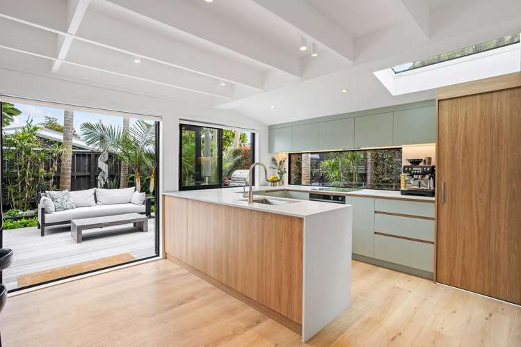 2/220 Point Chevalier Road Point Chevalier_2