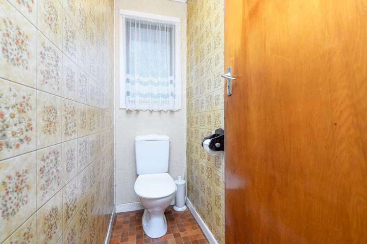 56 Woodford Avenue Henderson_13