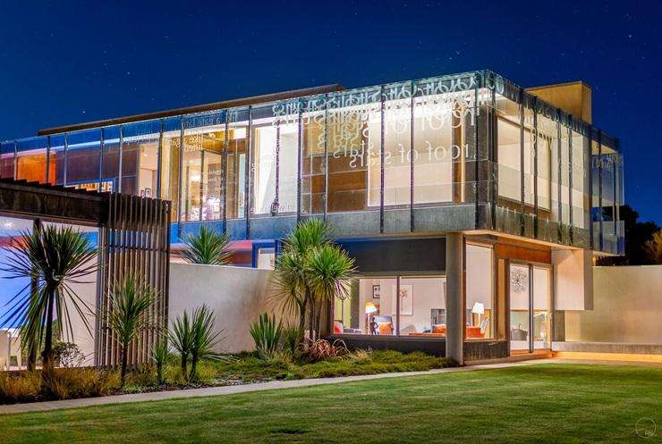 ‘House wrapped in literature’ smashes town record with $5.27m sale