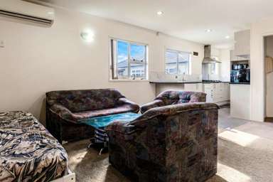 2/9A Cambourne Road_3