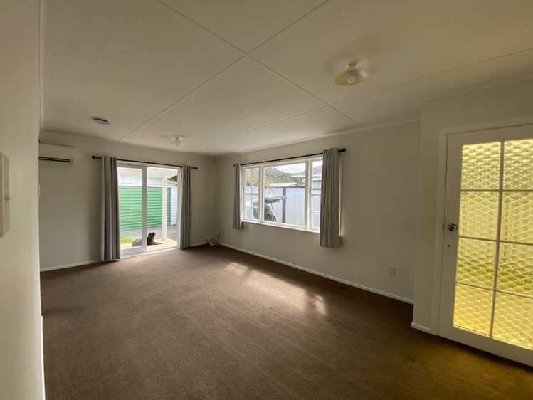 323 Wellington Road Wainuiomata_8