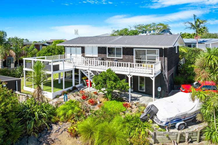 44 Amorino Drive Red Beach_16