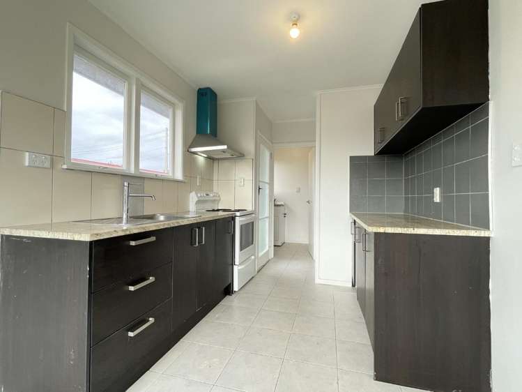 72 Clayton Avenue 10693_2