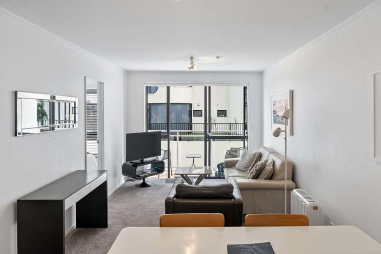 102/23 Maunganui Road_2