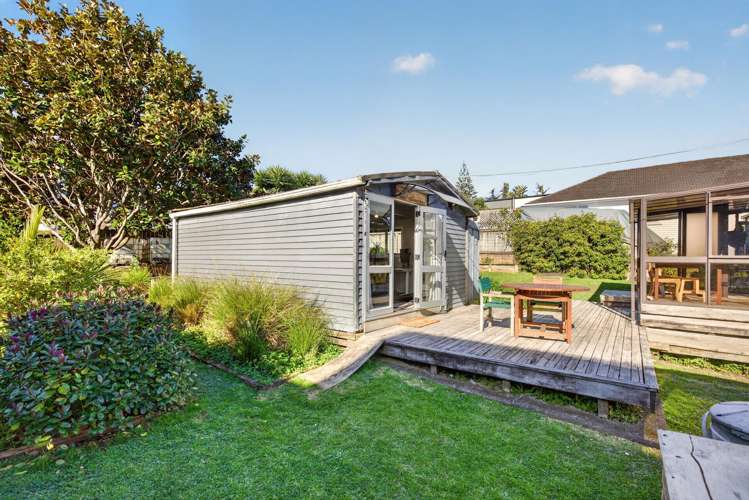 2/7 Pomelo Road Te Atatu South_10