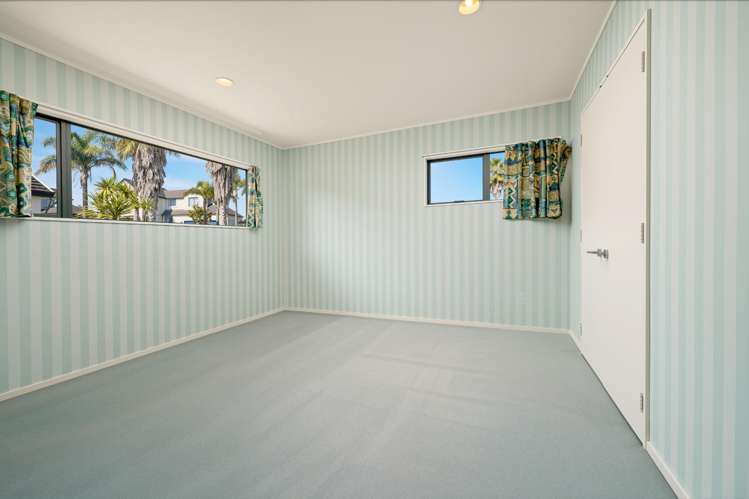 2/2 Hobie Court West Harbour_11