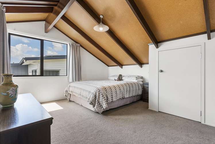 16 Omana Esplanade Maraetai_23