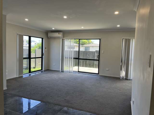 3/30 Calvert Ave Mangere East_1